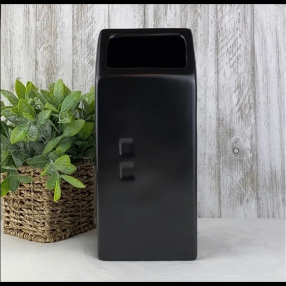 NEW IN BOX Rae Dunn black WELCOME vase - Picture 5 of 8